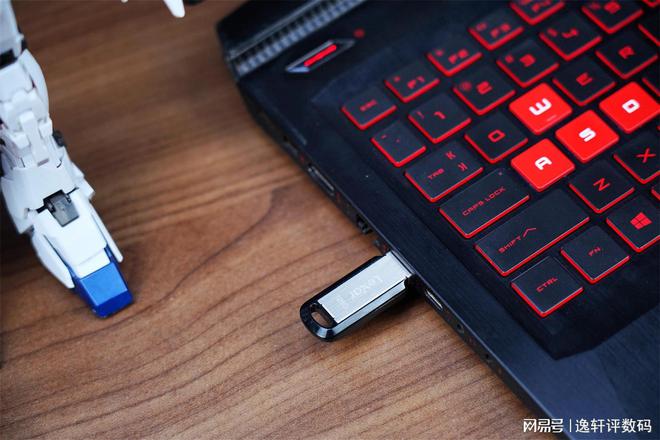 性能出色，售價親民 Lexar M400 高速閃存盤，辦公設(shè)備及消耗品的明智選擇